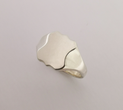 12mm Ladies Shield Ring in Silver