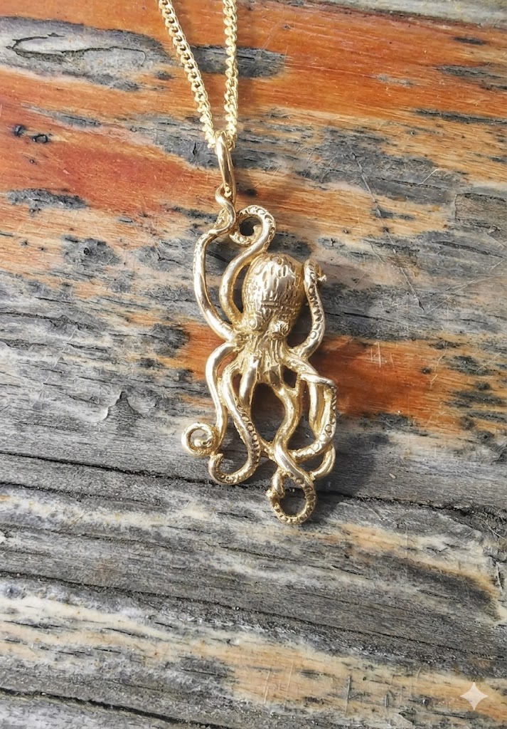 yellow gold octopus pendant