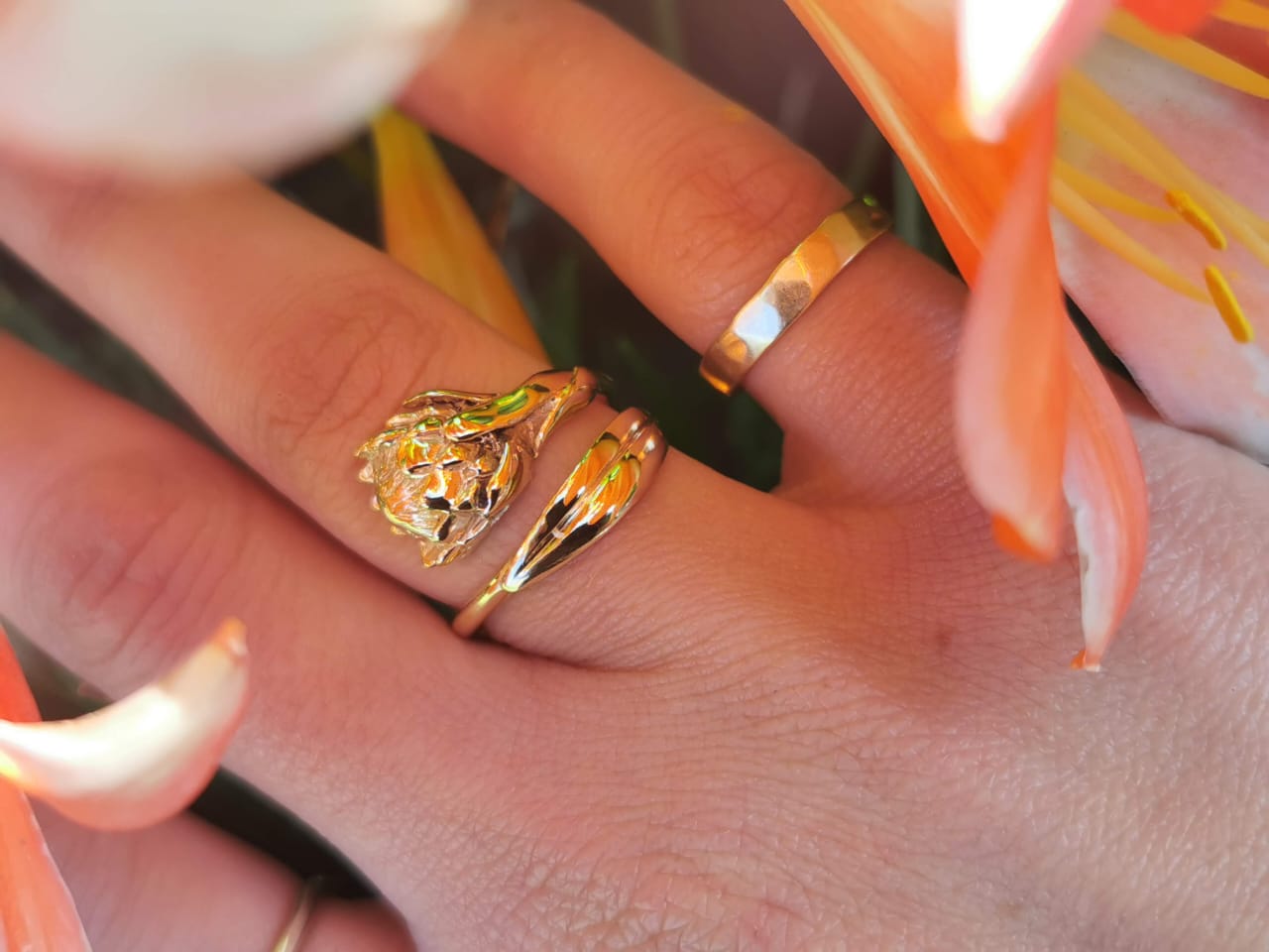 9ct Gold Wraparound Protea Ring - Image 3